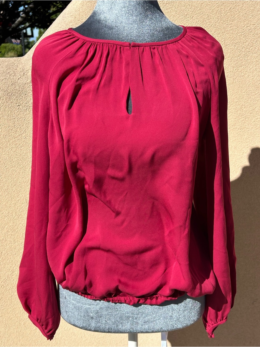 Diane von Furstenburg Marnie 100% Silk Keyhole Neck Long Sleeved Poppy Red